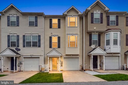 4152 Strawbridge Ct, Dover, PA, 17315-4264 | Card Image