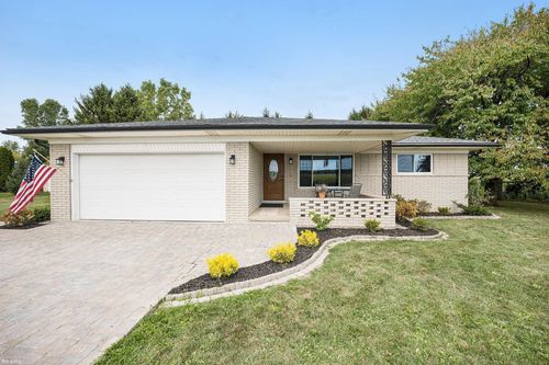 28585 Pratt Rd, Richmond, MI, 48062-2106 | Card Image