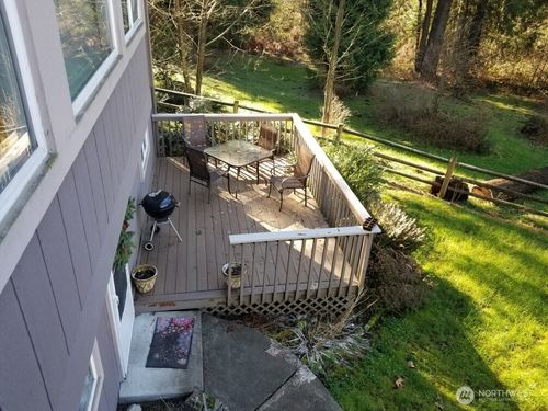 mil-18727 Se 109th St, Issaquah, WA, 98027-8548 | Card Image