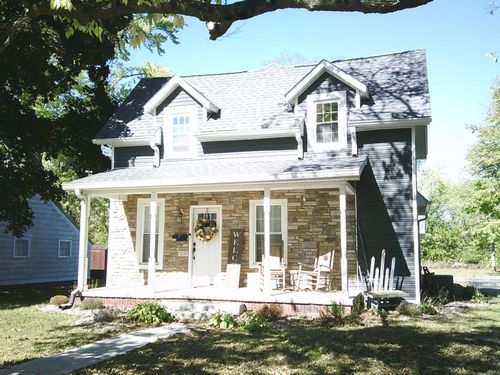 1017 E Columbia St, Delphi, IN, 46923-1108 | Card Image