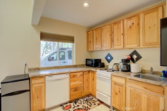 32557 Pine Cone Ct A&B, House other with 5 bedrooms, 5 bathrooms and 5 parking in Running Springs CA | Image 35