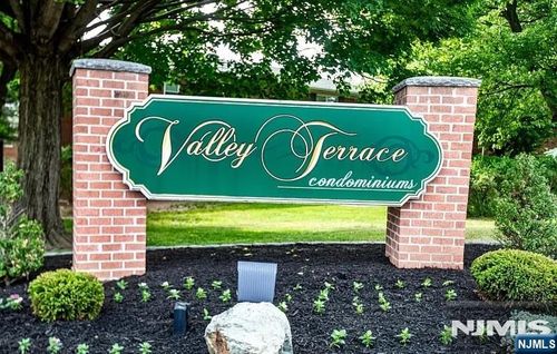 1130 Valley Rd, Wayne, NJ, 07470-2337 | Card Image