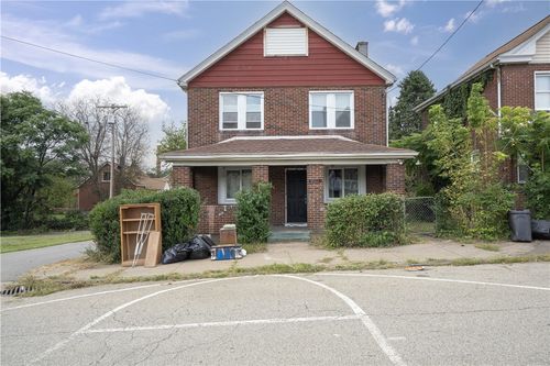 910 Edith St, Duquesne, PA, 15110-1680 | Card Image