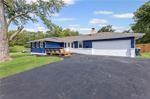 2400 Ne 43rd St, Kansas City, MO, 64116-2448 | Card Image