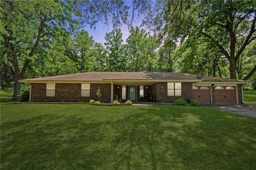 302 Southern Hills Dr, Coffeyville, KS, 67337-9623 | Card Image
