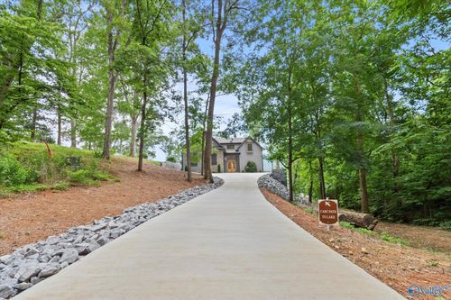 2231 Lookout Mountain Dr, Scottsboro, AL, 35769-7955 | Card Image