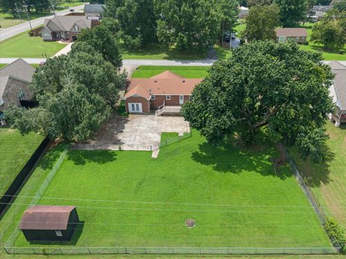 704 Redwood Cir, Columbia, TN, 38401-6036 | Card Image