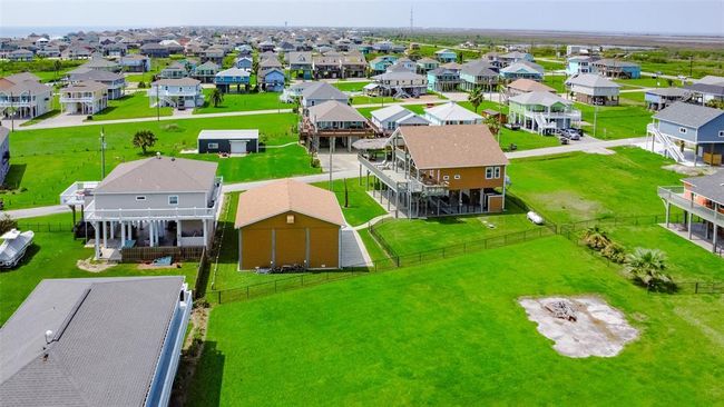 950 Seadrift Dr, House other with 5 bedrooms, 4 bathrooms and null parking in Crystal Beach TX | Image 39