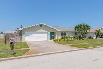 680 Poinsetta Drive, House other with 3 bedrooms, 2 bathrooms and null parking in Satellite Beach FL | Image 3