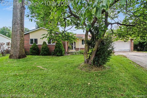 181 Montague St, Van Buren Twp, MI, 48111-3519 | Card Image
