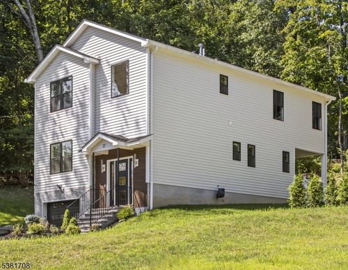 37 Saint Johns Rd, Budd Lake, NJ, 07828-2707 | Card Image