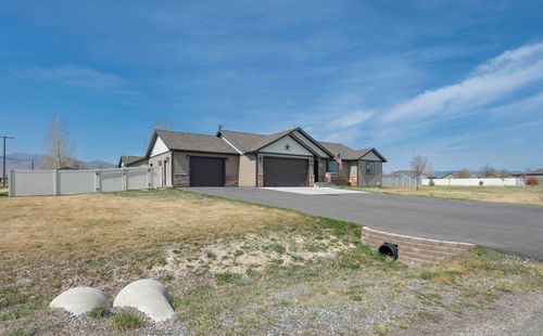 7120 Frontier Dr, Helena, MT, 59602-6616 | Card Image