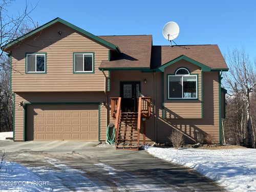 8837 E Garrett Woodson Cir, Palmer, AK, 99645-8968 | Card Image