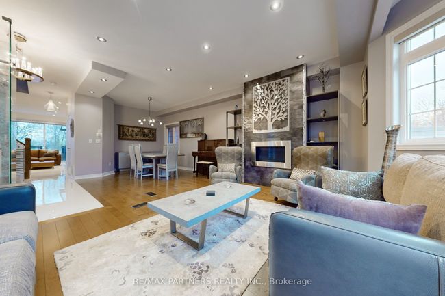 25 Crispin Crt, House other with 4 bedrooms, 4 bathrooms and 4 parking in Markham ON | Image 5