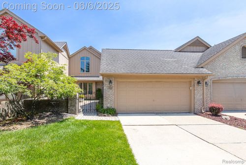 1328 Autumn Dr, Troy, MI, 48098-5108 | Card Image
