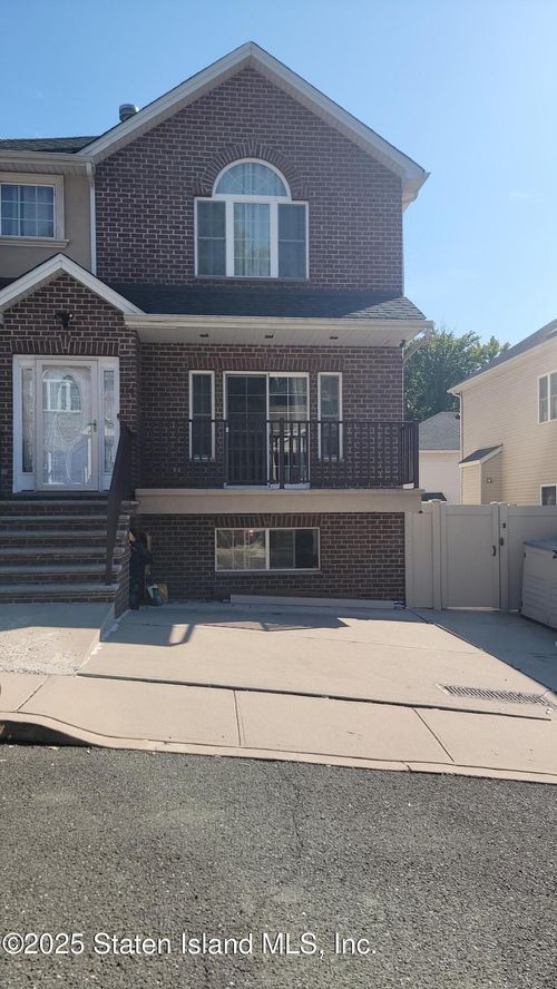 156 El Camino Loop, Staten Island, NY, 10309-2850 | Card Image