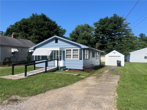 1049 Benjamin Ave, Zanesville, OH, 43701-6003 | Card Image