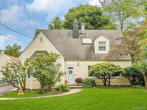 7 Wendover Rd, Eastchester, NY, 10709-1426 | Card Image