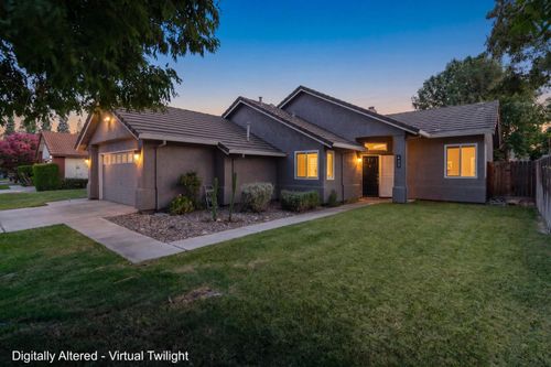 462 Chablis Way, Manteca, CA, 95337-6820 | Card Image