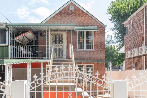 3234 Colden Avenue, New York, NY, 10469 | Card Image