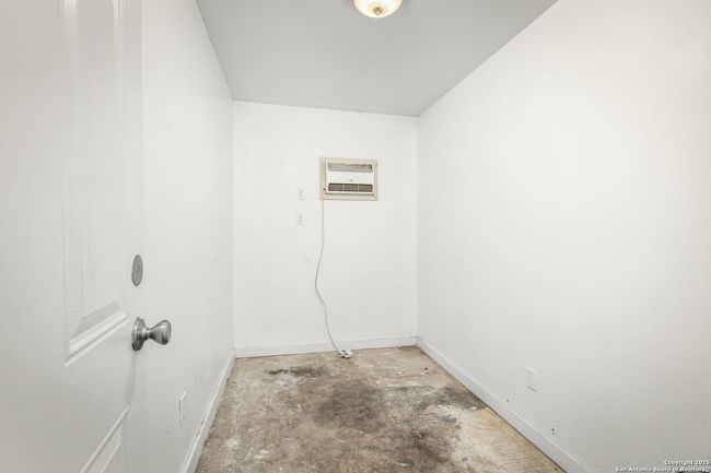 150 W Faust St, House other with 2 bedrooms, 3 bathrooms and null parking in New Braunfels TX | Image 44