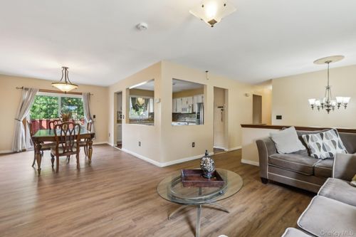 76 Creamery Dr, New Windsor, NY, 12553-8022 | Card Image