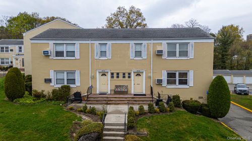 110a-25125 71st Ave, Bellerose, NY, 11426-2700 | Card Image
