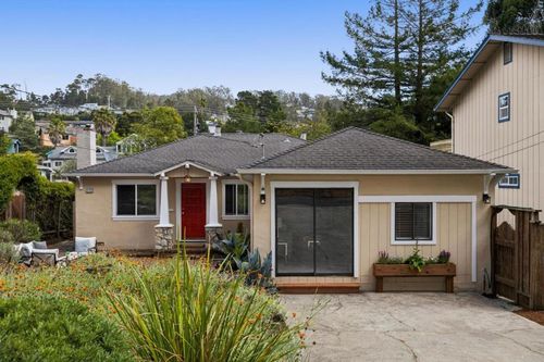 272 Avenue Balboa, El Granada, CA, 94018-8035 | Card Image