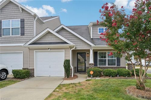 7501 Oliver Park Dr, Whitsett, NC, 27377-9602 | Card Image