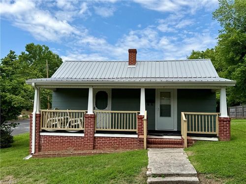 212 S 6th Ave, Mayodan, NC, 27027-2617 | Card Image