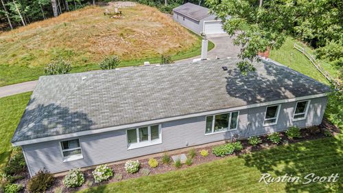 5911 7 Mile Rd, Belmont, MI, 49306-9164 | Card Image