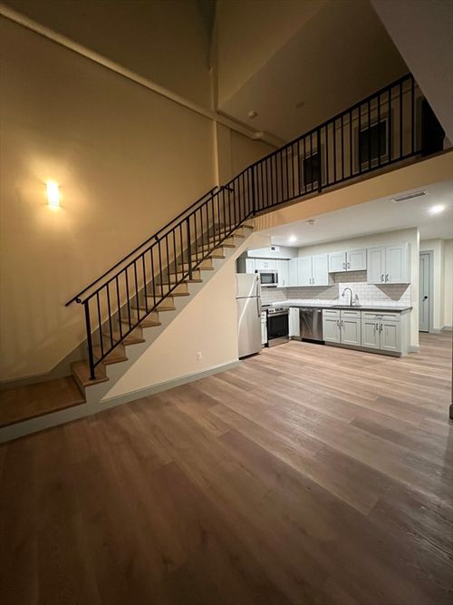 31-160 Seabury St, Fall River, MA, 02720-4929 | Card Image