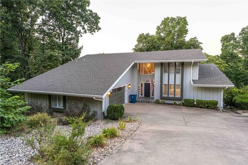 40 Branchwood Dr, Bella Vista, AR, 72715-2702 | Card Image