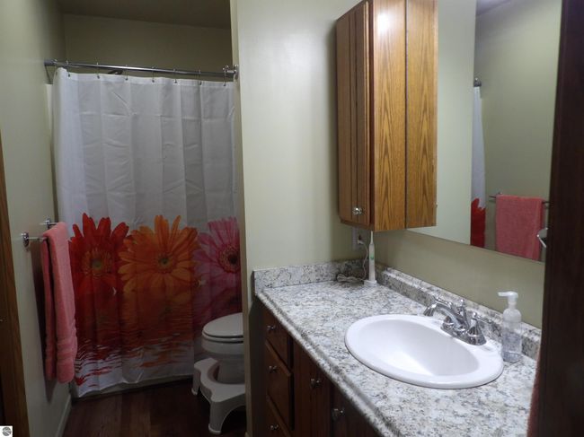 19 - 144 N Shore Dr W, House other with 2 bedrooms, 2 bathrooms and null parking in Cadillac MI | Image 13