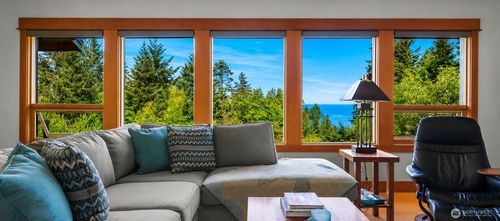 532 Whitecap Road, Bellingham, WA, 98229 | Card Image