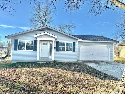 12 Oak St, Farmington, MO, 63640-1458 | Card Image