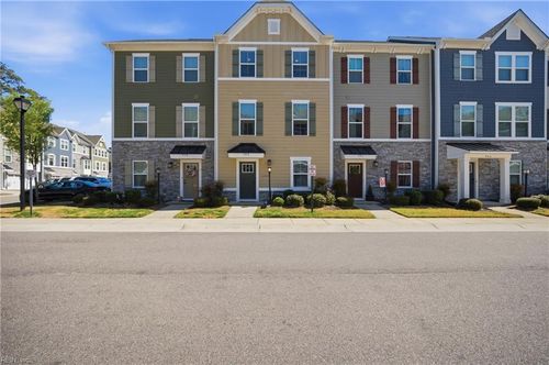 908 Hornswaggle Way, Chesapeake, VA, 23323-4134 | Card Image
