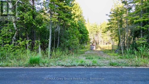 8 Devils Glen, Northern Bruce Peninsula, ON, N0H1X0 | Card Image