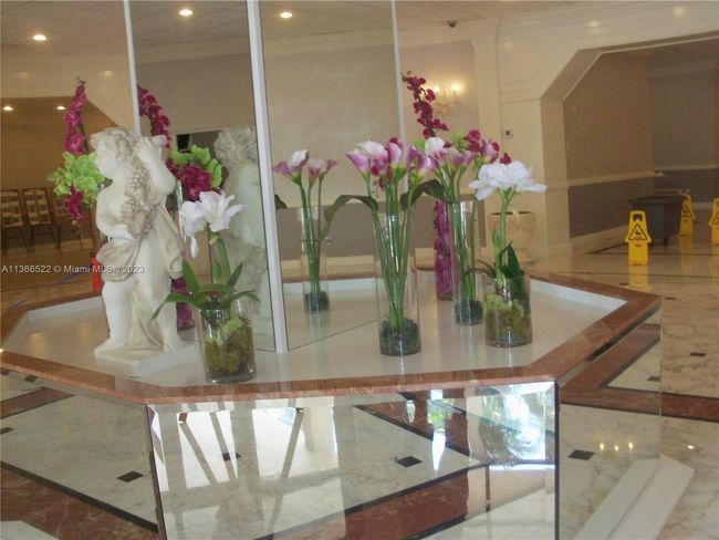 APT-1520 - 3800 S Ocean Dr, Condo with 2 bedrooms, 2 bathrooms and null parking in Hollywood FL | Image 4