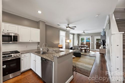 1073 Park West Dr, Charlotte, NC, 28209-1398 | Card Image