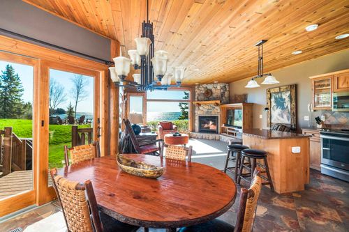 390-2826 Highway 61, Two Harbors, MN, 55616-2004 | Card Image