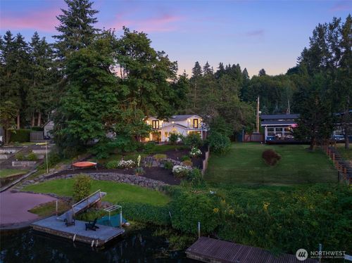 11216 E Riverside Dr, Bothell, WA, 98011-1512 | Card Image