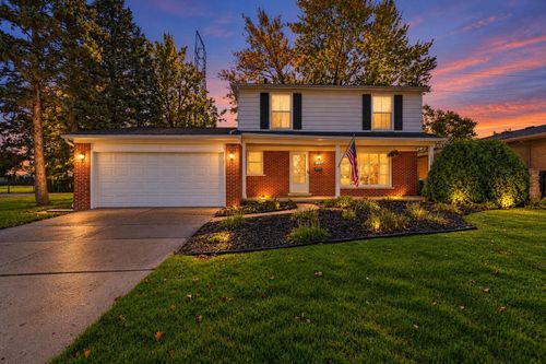 11164 Madeline Dr, Warren, MI, 48093-1654 | Card Image
