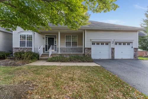15 Colts Ln, Flemington, NJ, 08822-3400 | Card Image