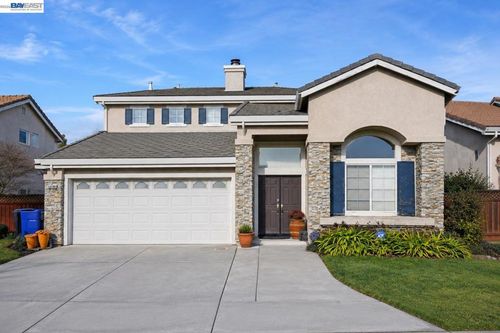 15100 Shining Star Ln, San Leandro, CA, 94579-1992 | Card Image