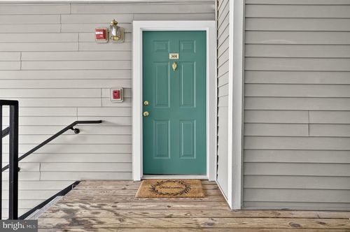 apt-301-14151 Cuddy Loop, WOODBRIDGE, VA, 22193-5913 | Card Image