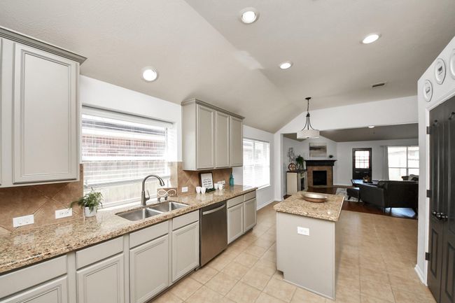 15122 Heron Meadow Ln, House other with 3 bedrooms, 2 bathrooms and 2 parking in Cypress TX | Image 20