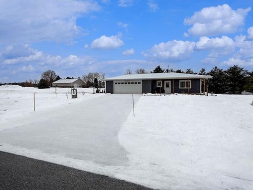 90 Mcdermott Court, Random Lake, WI, 53075 | Card Image