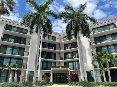 502 - 1101 River Reach Dr, Condo with 2 bedrooms, 2 bathrooms and null parking in Fort Lauderdale FL | Image 1