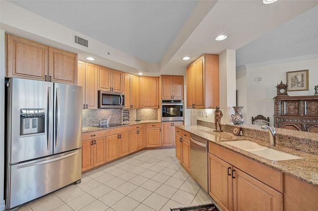 APT-502 - 409 N Point Rd, Condo with 3 bedrooms, 3 bathrooms and null parking in OSPREY FL | Image 13